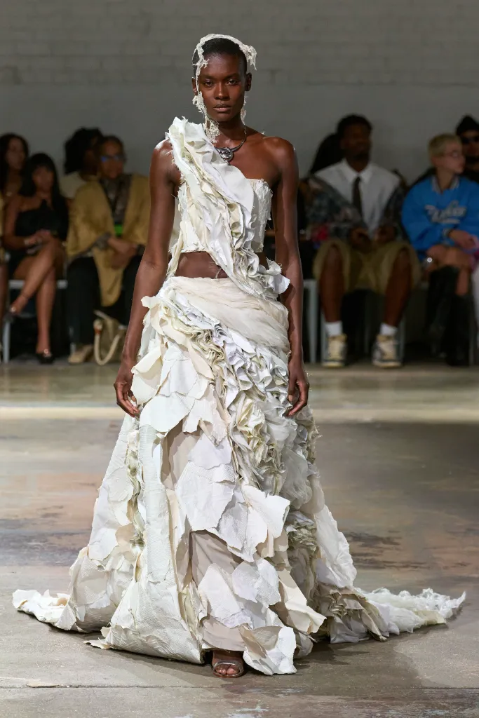 Who Decides War 26SS 037